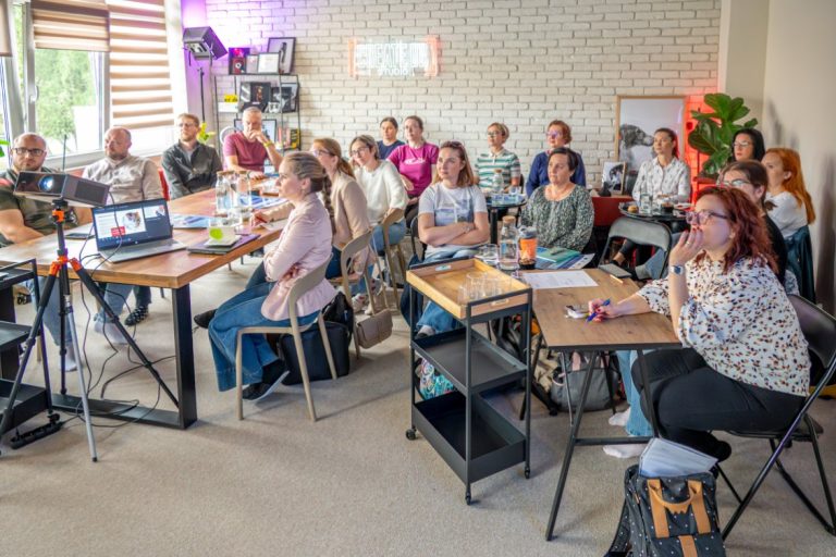 Aičko - Nebojme sa budúcnosti - Prešov workshop pre učiteľov o umelej inteligencií AI - Kockáči